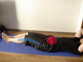 腹筋運動(レッグレイズ) ステップ2 写真
